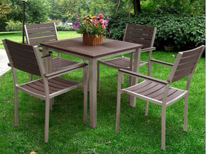 Outdoor dining set